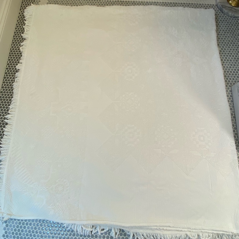 Bates of Maine Queen Elizabeth Cotton Matelasse King Size Bedspread White Cotton - Picture 13 of 16